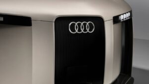 Audi A4 e-tronが2029年へ延期、BMWとメルセデスに「3年」の先行を許す