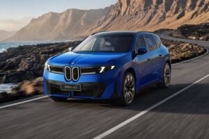 BMW iX3が受注10万台突破、工場は24時間体制へ