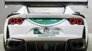 ドバイ警察にMANSORY仕様フェラーリ812 Superfastが加入|最高速度345km/hのV12パトカー