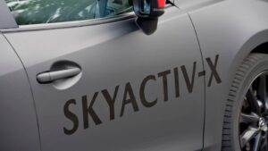 マツダ「SKYACTIV-X」はまだ終わらない? ツインプラグ特許が示す次世代エンジンの可能性