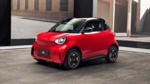 全長2.7mの新型スマート「#2」が世界初公開、伝説の2人乗りシティカーがEVとして復活