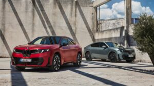 BMW新型iX4発表｜X4がEVとして復活、航続距離689km・最高出力612PSの高性能SUVへ